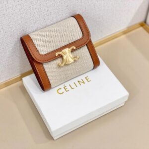 【AT2573】Celineのショートウォレットは非常に美しく、専門店と同期して、上質な牛革を使用しており、精巧でおしゃれです！