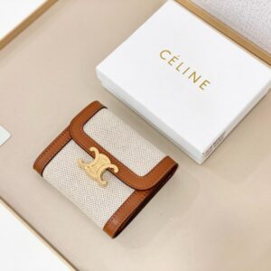 【AT2573】Celineのショートウォレットは非常に美しく、専門店と同期して、上質な牛革を使用しており、精巧でおしゃれです！