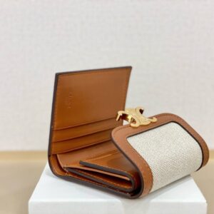 【AT2573】Celineのショートウォレットは非常に美しく、専門店と同期して、上質な牛革を使用しており、精巧でおしゃれです！