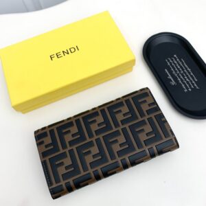 【AT2576】Fendi トークン同期、肩にかけることができるトップインポートの作業、そして油が精巧に仕上げられています。
