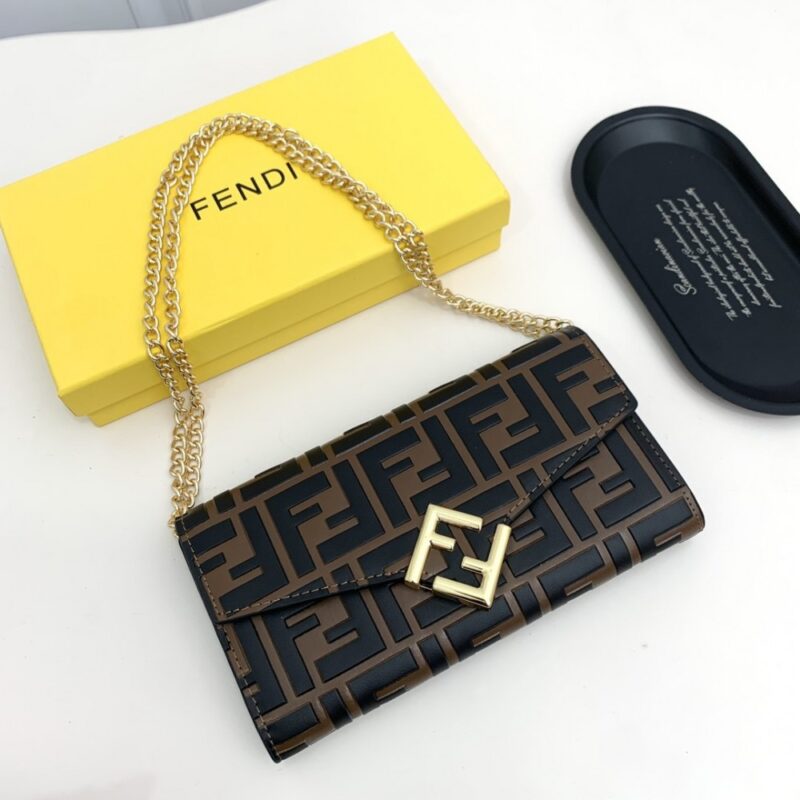 【AT2576】Fendi トークン同期、肩にかけることができるトップインポートの作業、そして油が精巧に仕上げられています。