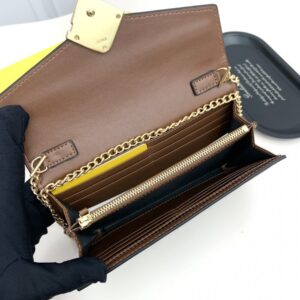 【AT2576】Fendi トークン同期、肩にかけることができるトップインポートの作業、そして油が精巧に仕上げられています。