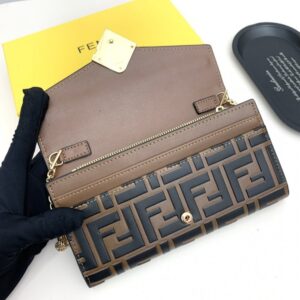 【AT2576】Fendi トークン同期、肩にかけることができるトップインポートの作業、そして油が精巧に仕上げられています。