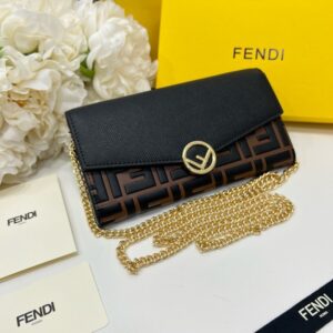 【AT2582】Fendiのカウンターと同期し、肩にかけることができる、最高級の輸入品、精巧なオイルエッジ加工を施しました