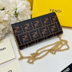 【AT2582】Fendiのカウンターと同期し、肩にかけることができる、最高級の輸入品、精巧なオイルエッジ加工を施しました
