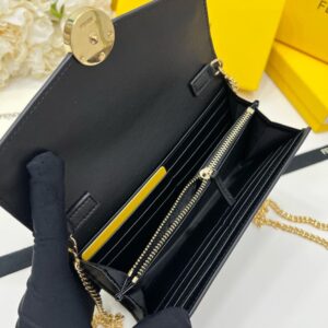 【AT2582】Fendiのカウンターと同期し、肩にかけることができる、最高級の輸入品、精巧なオイルエッジ加工を施しました