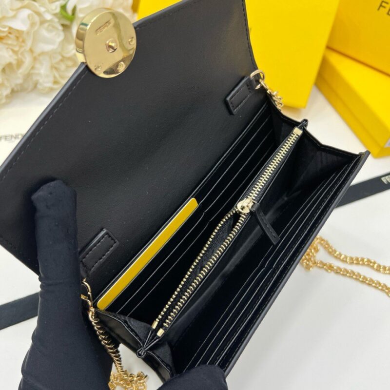 【AT2582】Fendiのカウンターと同期し、肩にかけることができる、最高級の輸入品、精巧なオイルエッジ加工を施しました