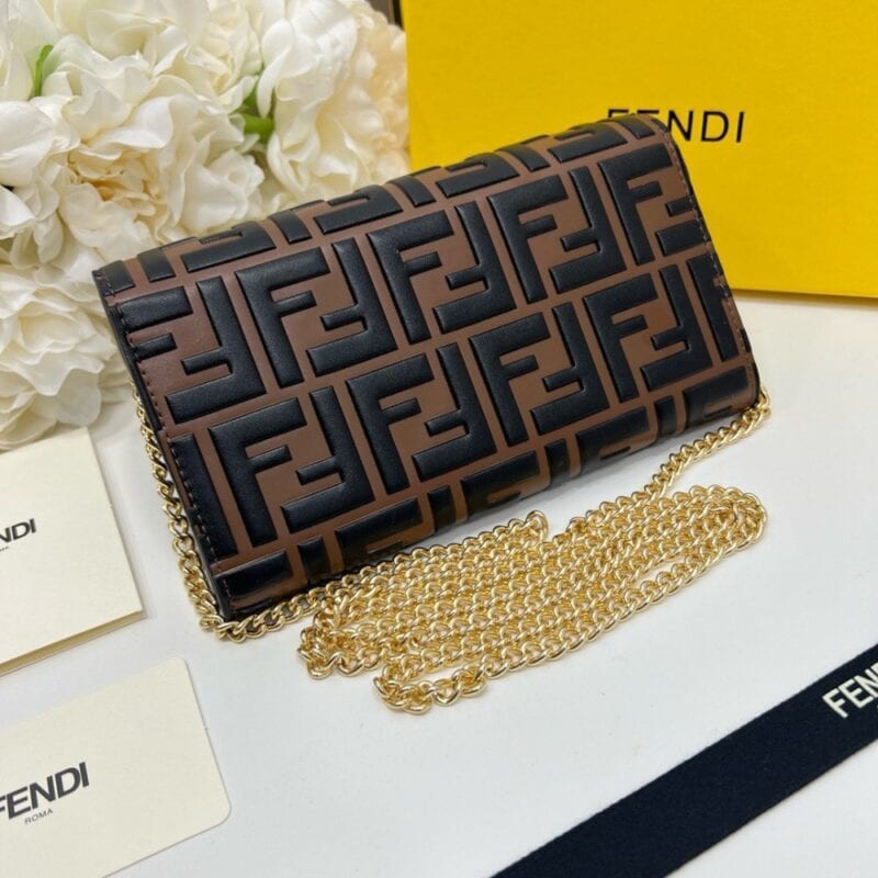 【AT2584】Fendi ブティックと同期、肩から掛け可能。 最高品質の輸入品、熟練されたエッジ加工。