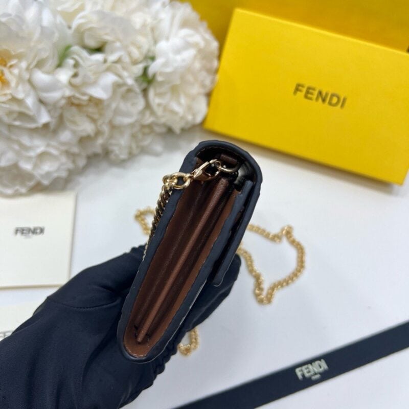 【AT2584】Fendi ブティックと同期、肩から掛け可能。 最高品質の輸入品、熟練されたエッジ加工。