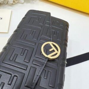 【AT2585】Fendiのカウンターと同期、ショルダーバッグも可能 最高級輸入品、精巧なエッジ加工 最高のクオリティ