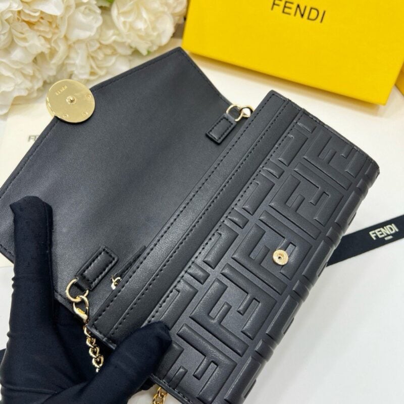 【AT2585】Fendiのカウンターと同期、ショルダーバッグも可能 最高級輸入品、精巧なエッジ加工 最高のクオリティ