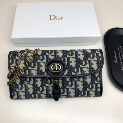 【AT2593】Dior ディオールのカウンターと同期し、カウンター品質の最高級輸入牛革を肩にかける海外製のキーホルダー金物、手の込んだオイルフィニッシュ。