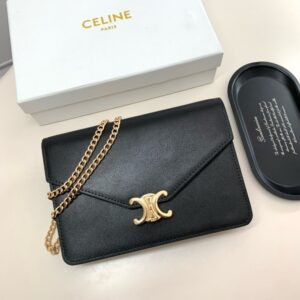 【AT2598】Celineカウンターから最新の商品が入荷しました！カウンター品質の最高級の輸入牛革、オイル仕上げで精巧な仕事をしています！