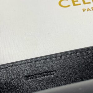 【AT2598】Celineカウンターから最新の商品が入荷しました！カウンター品質の最高級の輸入牛革、オイル仕上げで精巧な仕事をしています！