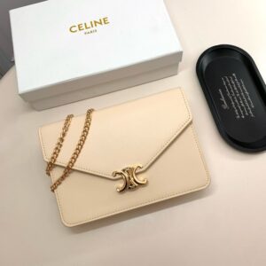 【AT2599】Celineカウンターで最新の商品が入荷しました！カウンター品質の最高品質の輸入牛革、油仕上げの手仕事が見事です！