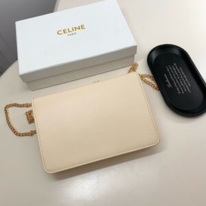 【AT2599】Celineカウンターで最新の商品が入荷しました！カウンター品質の最高品質の輸入牛革、油仕上げの手仕事が見事です！