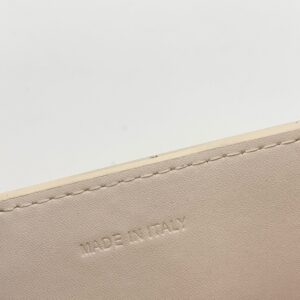 【AT2599】Celineカウンターで最新の商品が入荷しました！カウンター品質の最高品質の輸入牛革、油仕上げの手仕事が見事です！