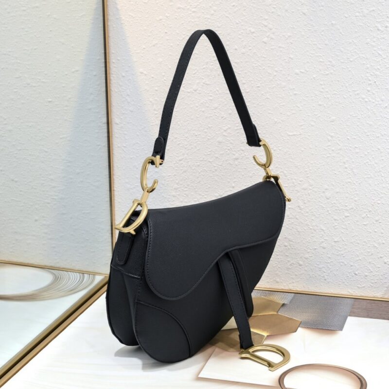 【AT2623】Dior ディオールサドル細肩ベルトパームプリントシリーズサドルバッグは、ITバッグからAnti-ITバッグまでの過程を通じて生まれて以来、目撃されました。