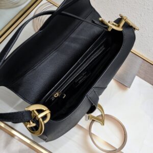 【AT2623】Dior ディオールサドル細肩ベルトパームプリントシリーズサドルバッグは、ITバッグからAnti-ITバッグまでの過程を通じて生まれて以来、目撃されました。