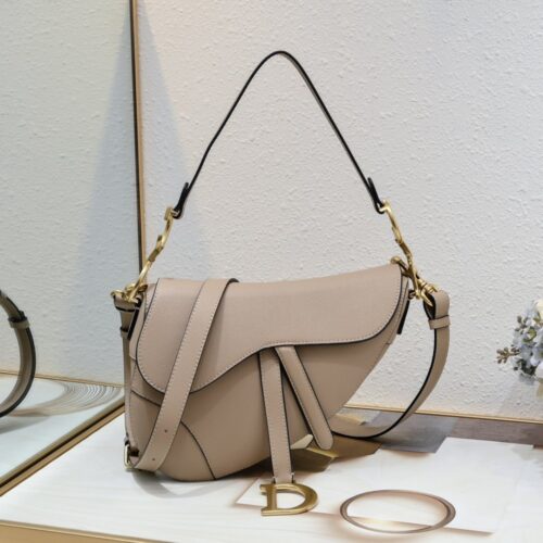 【AT2624】Dior ディオール・サドル細いストラップ、手のひらの模様シリーズ、サドルバッグは、ITバッグからAnti-ITバッグまでの軌跡をたどってきました。