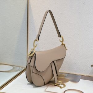 【AT2624】Dior ディオール・サドル細いストラップ、手のひらの模様シリーズ、サドルバッグは、ITバッグからAnti-ITバッグまでの軌跡をたどってきました。