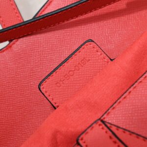 【AT2627】Dior ディオールサドル細いストラップ、手のひらのラインシリーズ、サドルバッグは、IT BagからAnti-IT Bagへと進化を遂げてきました