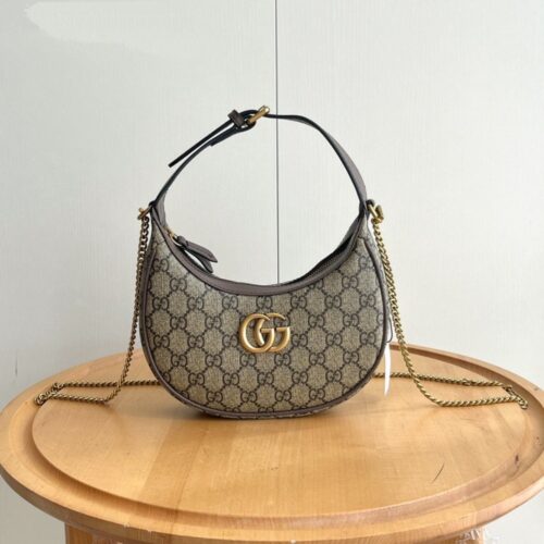 【AT2630】Gucci新作のマルモントミニ新月形ハンドバッグは、クラシックなチェーンが付いており、ハンド、ショルダーどちらでも持てます。