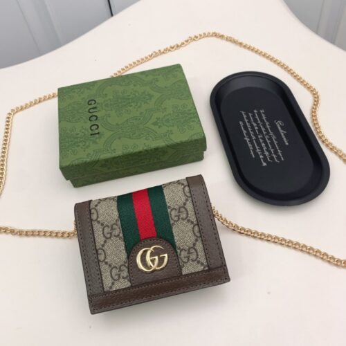 【AT2654】Gucci グッチのカウンター最新モデルが入荷しました！外側と内側の最高級の小牛革を使用し、精巧な作りで、カードスロットがたくさん付いています。超薄型設計で持ち運びが便利で、小さくて精巧でおしゃれです。凹んだ形状は必需品です！