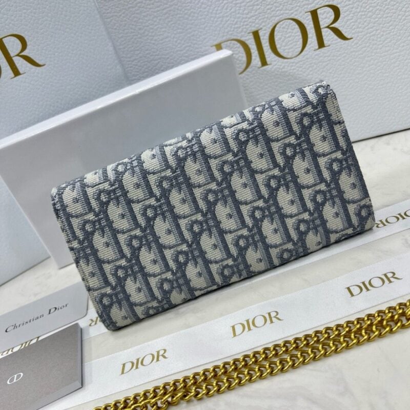 【AT2655】Diorのカウンターと同期された、カウンター品質の最高級輸入牛革、海外での受注生産のキーホルダー金具、丁寧なオイル仕上げの技術。
