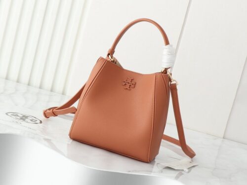 【AT2661】【フルグレインレザーコレクション】Tory Burchのmcgrawホーボーバッグは、新しいカジュアルバッグであり、容量も非常に適しているので、軽く持ち運ぶことができ、小さなアイテムを持ち出すことができます。