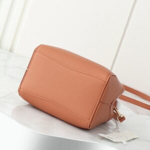 【AT2661】【フルグレインレザーコレクション】Tory Burchのmcgrawホーボーバッグは、新しいカジュアルバッグであり、容量も非常に適しているので、軽く持ち運ぶことができ、小さなアイテムを持ち出すことができます。