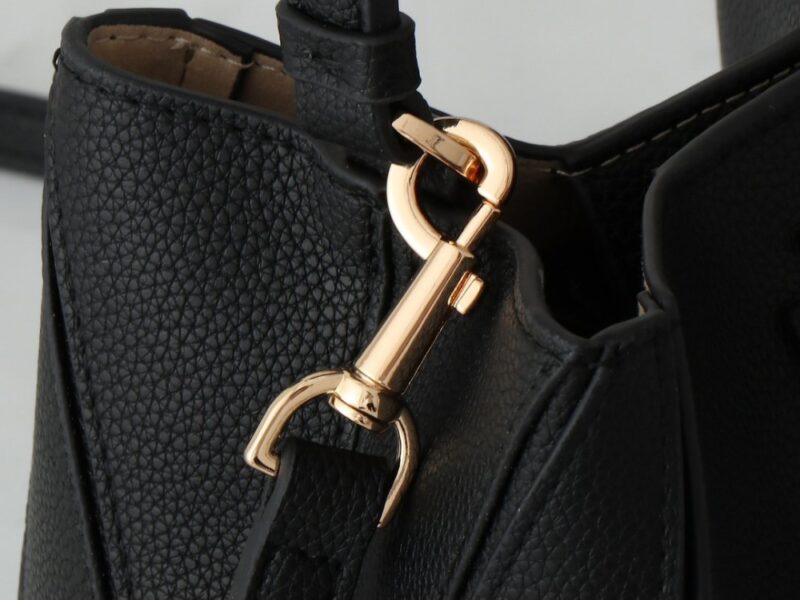 【AT2664】【フルグレインレザーシリーズ】Tory Burch mcgraw hoboの新作カジュアルバッグは、容量も非常に適しており、軽々持ち運ぶことができます。