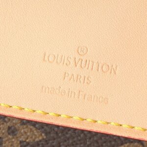 【AT2665】LV M47270 ボウリングバニティ旅行バッグは、化粧品を整頓してきちんと整理するために精巧で繊細なデザインが施されています。