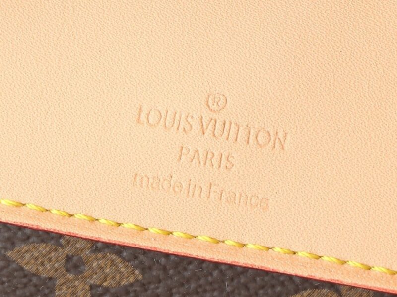 【AT2665】LV M47270 ボウリングバニティ旅行バッグは、化粧品を整頓してきちんと整理するために精巧で繊細なデザインが施されています。