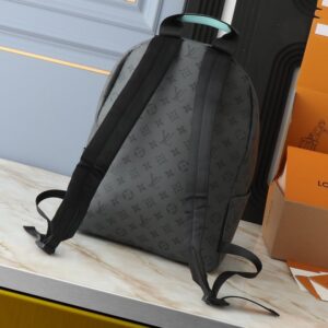 【AT2666】LV Louis Vuitton M11641 M46553 このDiscoveryバックパックは、深いMonogram Eclipse Reverseキャンバスを使用しており、レザーラベル、ジッパーエッジ、トップハンドルには明るい色調が施されています