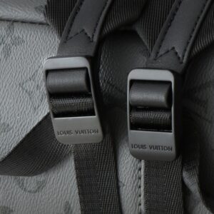 【AT2666】LV Louis Vuitton M11641 M46553 このDiscoveryバックパックは、深いMonogram Eclipse Reverseキャンバスを使用しており、レザーラベル、ジッパーエッジ、トップハンドルには明るい色調が施されています