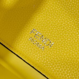 【AT2672】Fendiトートバッグ"サンシャインハンドバッグ"、シンプルな文字のロゴデザイン、琥珀色のダブルハンドルが全体のバッグの中心です。