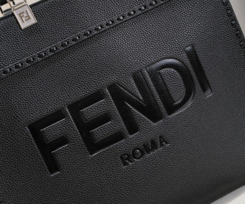 【AT2675】Fendi TOTE トートバッグ "サンシャインハンドバッグ"、シンプルなロゴのデザイン、琥珀色のダブルハンドルが全体のバッグの最大の焦点です。