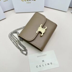 【AT2678】Celine セリーヌの凱旋門はとても派手で美しいシリーズです。専門店と同期し、最上級の牛革を使用しており、精巧でファッショナブルです。シングルショルダーで背負うこともでき、財布としても使用できます。凹んだ形状は必須です！