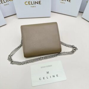 【AT2678】Celine セリーヌの凱旋門はとても派手で美しいシリーズです。専門店と同期し、最上級の牛革を使用しており、精巧でファッショナブルです。シングルショルダーで背負うこともでき、財布としても使用できます。凹んだ形状は必須です！