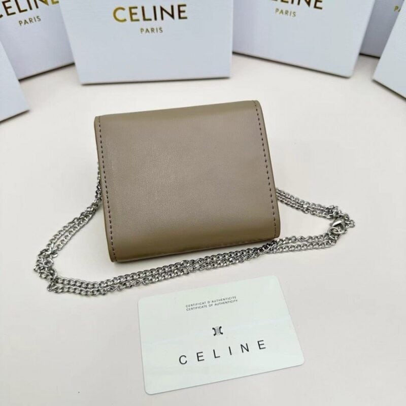 【AT2678】Celine セリーヌの凱旋門はとても派手で美しいシリーズです。専門店と同期し、最上級の牛革を使用しており、精巧でファッショナブルです。シングルショルダーで背負うこともでき、財布としても使用できます。凹んだ形状は必須です！