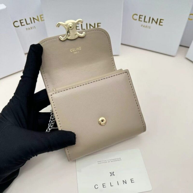 【AT2678】Celine セリーヌの凱旋門はとても派手で美しいシリーズです。専門店と同期し、最上級の牛革を使用しており、精巧でファッショナブルです。シングルショルダーで背負うこともでき、財布としても使用できます。凹んだ形状は必須です！