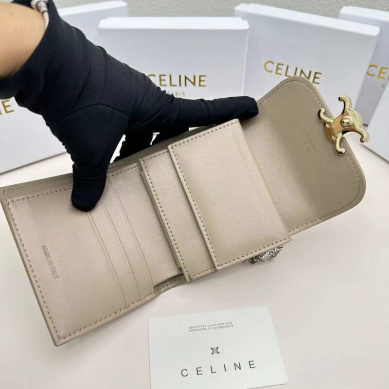 【AT2678】Celine セリーヌの凱旋門はとても派手で美しいシリーズです。専門店と同期し、最上級の牛革を使用しており、精巧でファッショナブルです。シングルショルダーで背負うこともでき、財布としても使用できます。凹んだ形状は必須です！