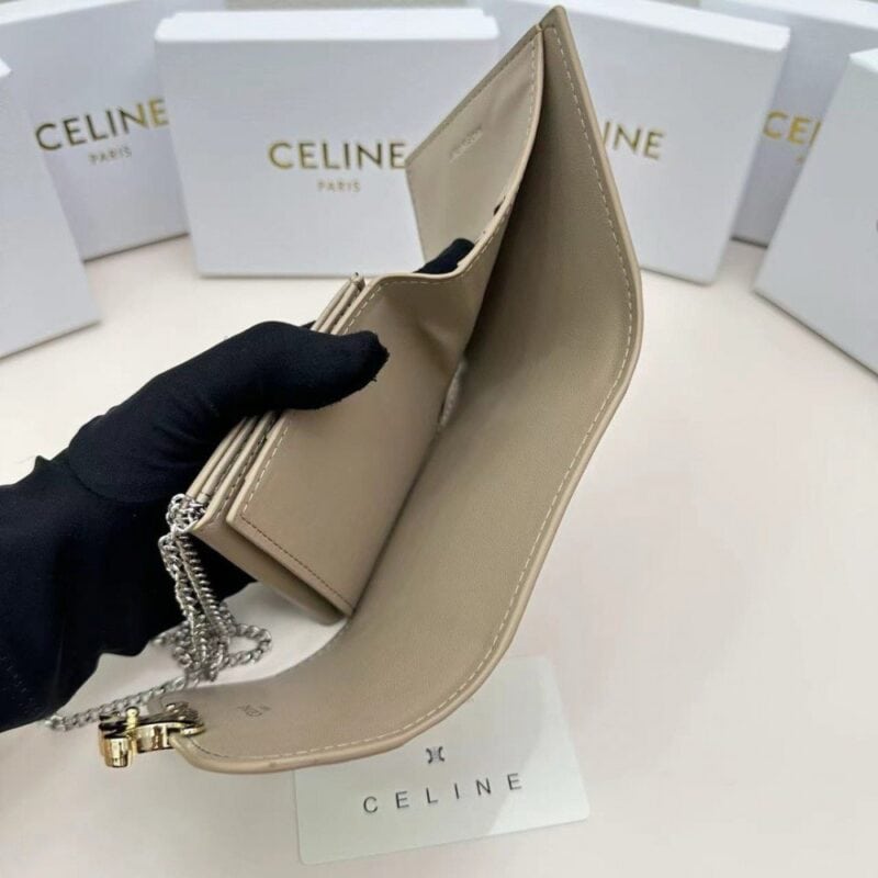 【AT2678】Celine セリーヌの凱旋門はとても派手で美しいシリーズです。専門店と同期し、最上級の牛革を使用しており、精巧でファッショナブルです。シングルショルダーで背負うこともでき、財布としても使用できます。凹んだ形状は必須です！