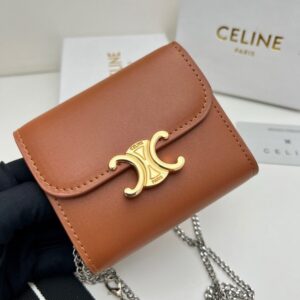 【AT2681】Celineシーズンミューズは、非常に美しく、専用のカウンターで同期されており、最高級の牛革を使用しており、精巧でファッショナブルです！片肩に掛けることもでき、財布としても使用でき、コンパクトなデザインが必須です！