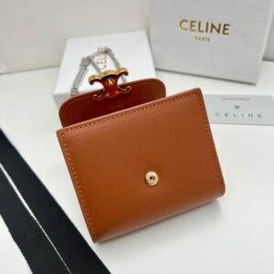 【AT2681】Celineシーズンミューズは、非常に美しく、専用のカウンターで同期されており、最高級の牛革を使用しており、精巧でファッショナブルです！片肩に掛けることもでき、財布としても使用でき、コンパクトなデザインが必須です！