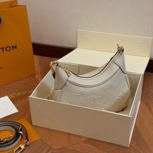 【AT2796】LV のbagatelle牛革アクセサリーバッグは肩にスタイリッシュに背負うことも可能！斜めがけバッグも素敵！見れば見るほど魅力的なバッグです！