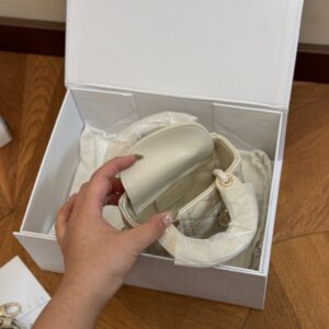 【AT2797】Dior ディオールのミニバッグ、レディー・ディは本当に可愛いですね！