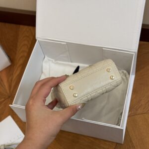 【AT2797】Dior ディオールのミニバッグ、レディー・ディは本当に可愛いですね！