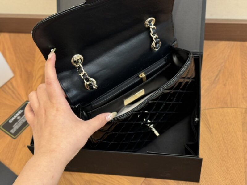 【AT2800】Chanel シャネル 24C パテントレザーバックパック この金色のバッグは本当にとても素敵です！